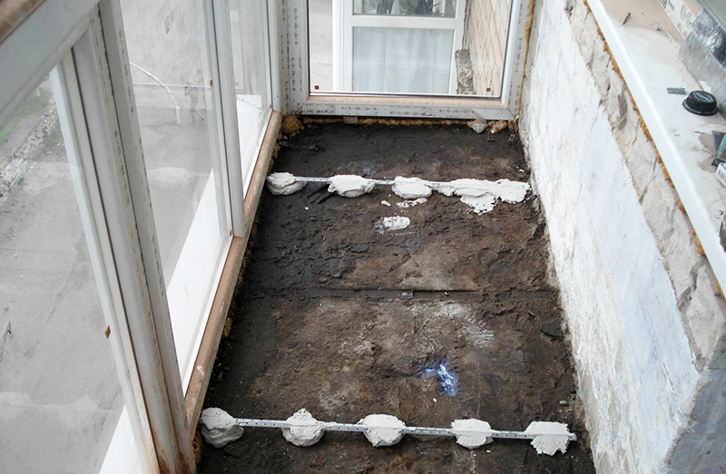 Een dikke dekvloer kan alleen worden gemaakt als de goede staat van de betonnen ondergrond dit toelaat
