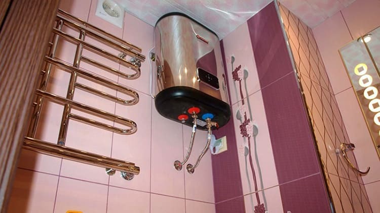 When additional fittings and taps are not attached to the boiler, the water is drained through the outlet pipes