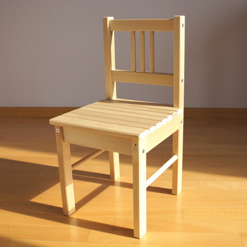en bois pour enfants chaise haute avec un dossier