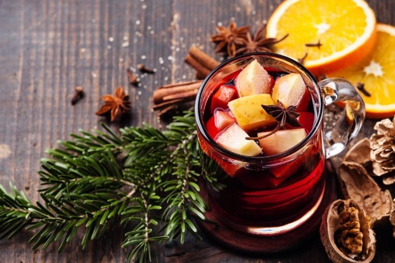 5 hot mulled wine recipes that will warm you on New Year's Eve no worse than your second half