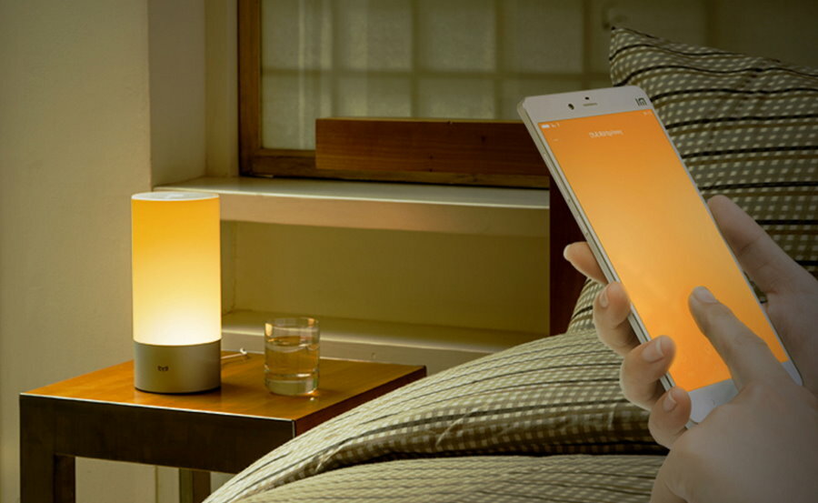 Smart night light with smartphone control