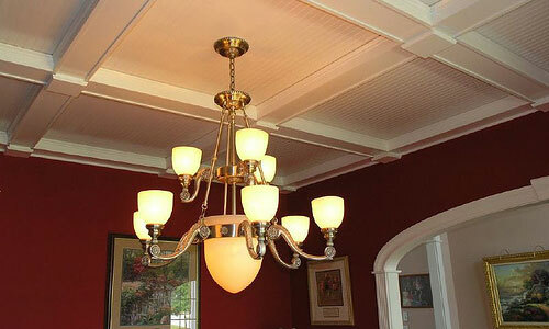 How to choose a chandelier: make beautiful lighting at home