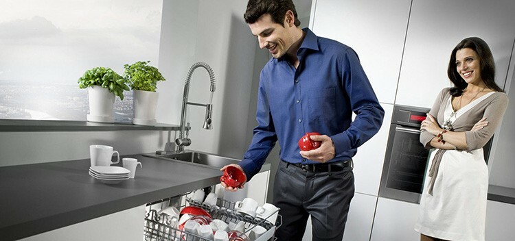 Den vanlige fordelen med oppvaskmaskiner er muligheten til å frigjøre personlig tid ved å ikke overlate automatiseringen til det mest behagelige arbeidet