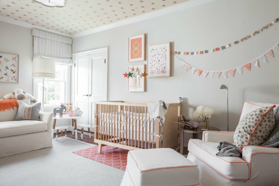Light carpet in the room for a newborn
