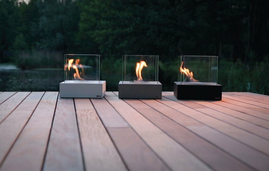 Udendørs modeller af biopejse på en åben terrasse