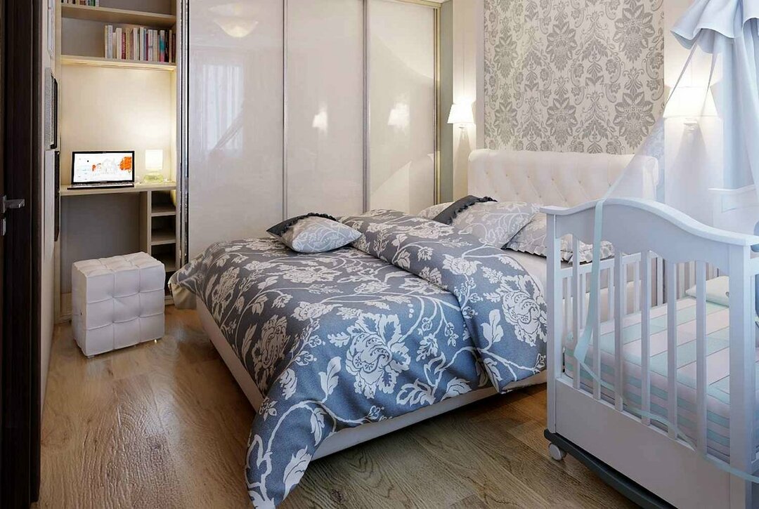 מיטת תינוק בחדר ההורים