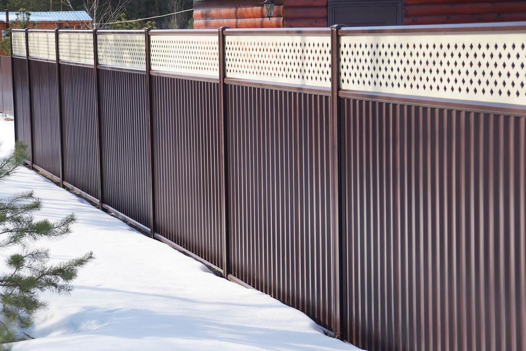 fence of corrugated modular