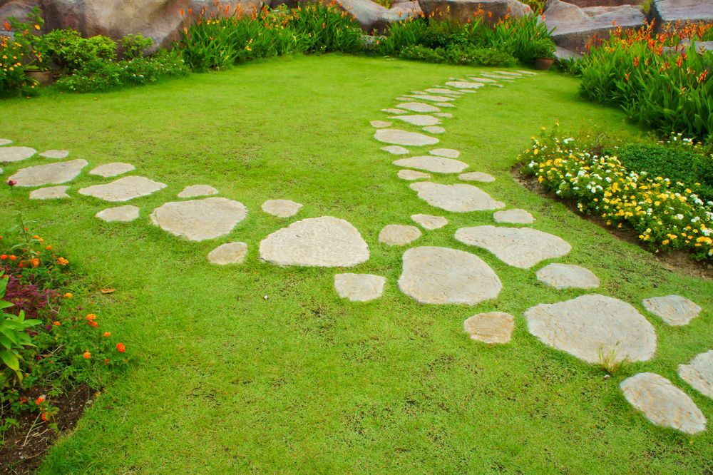 Caminhos de jardim feitos de pedra natural