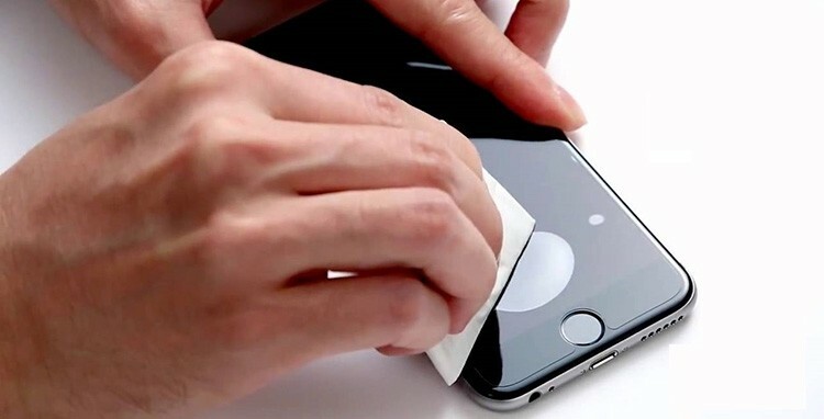 How to stick a protective film on your phone yourself: tips, step-by-step instructions