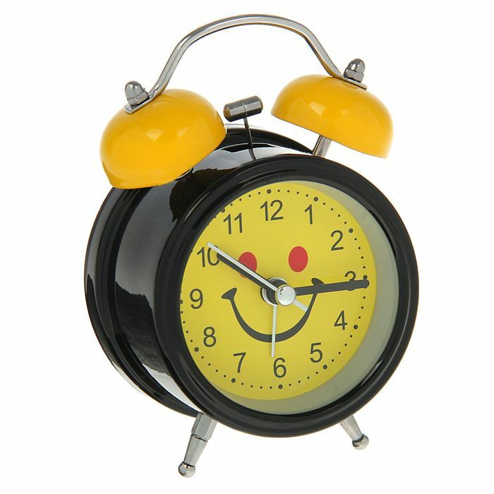 Herätyskello d = 8 cm, musta, kellotaulussa Hymykasvo keltaisella, taustavalolla, sekoitus
