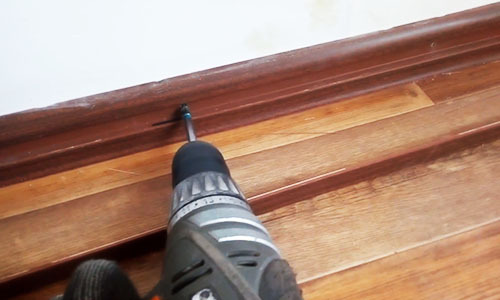 Correcting defects, or How to smooth linoleum on the floor
