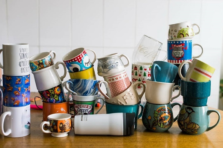 These versatile cups look like leftovers from a broken collection.