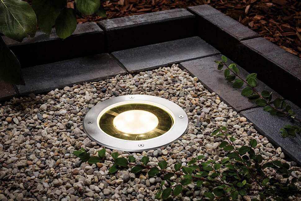Földlámpa dekoratív kerti világításhoz