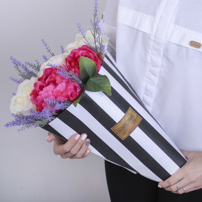 Kvetinová obálka „Čaká vás šťastie“, 35 × 18 cm