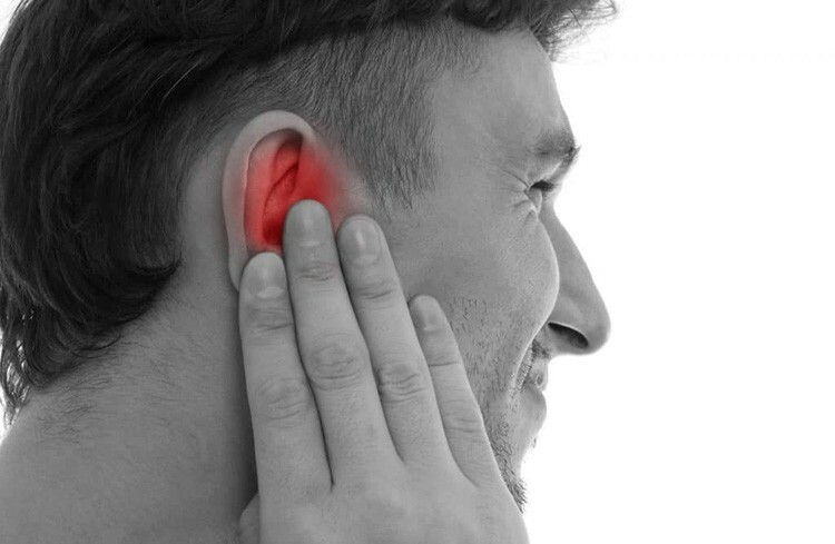 Po statističnih podatkih leto redne izpostavljenosti glasnosti nad 110 dB na notranjem ušesu zmanjša sluh za 5%. Je vaše zdravje vredno stroškov?