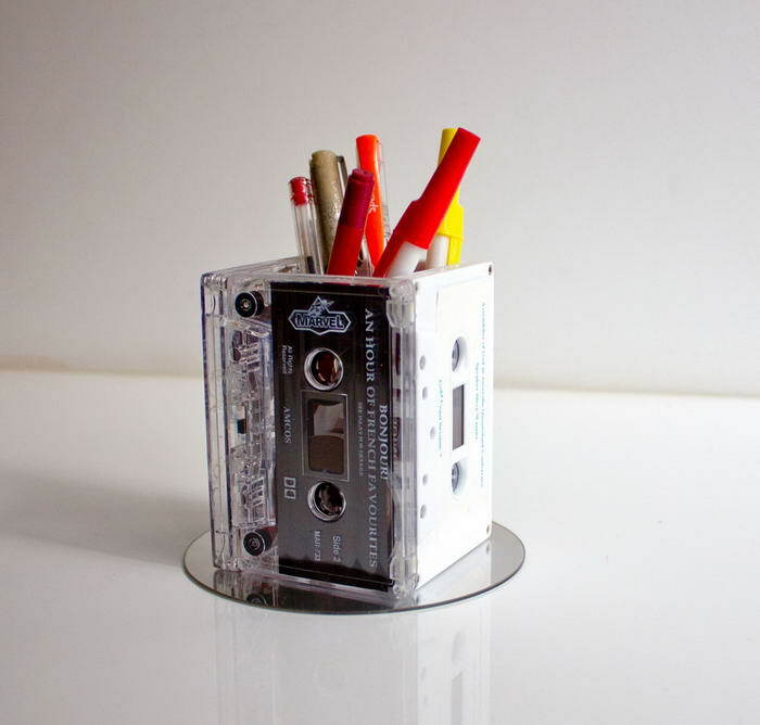 Sie sind in jedem Haushalt: Was man aus alten Video- und Audiokassetten mit eigenen Händen machen kann