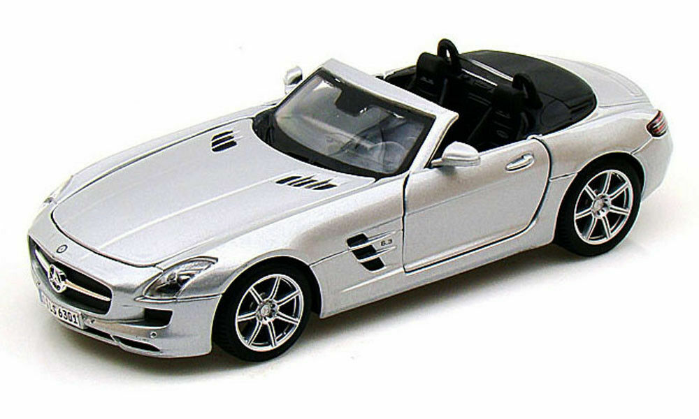 Automobilis Maisto 1:24 „Mercedes-Benz SLS AMG Roadster“, sidabrinis