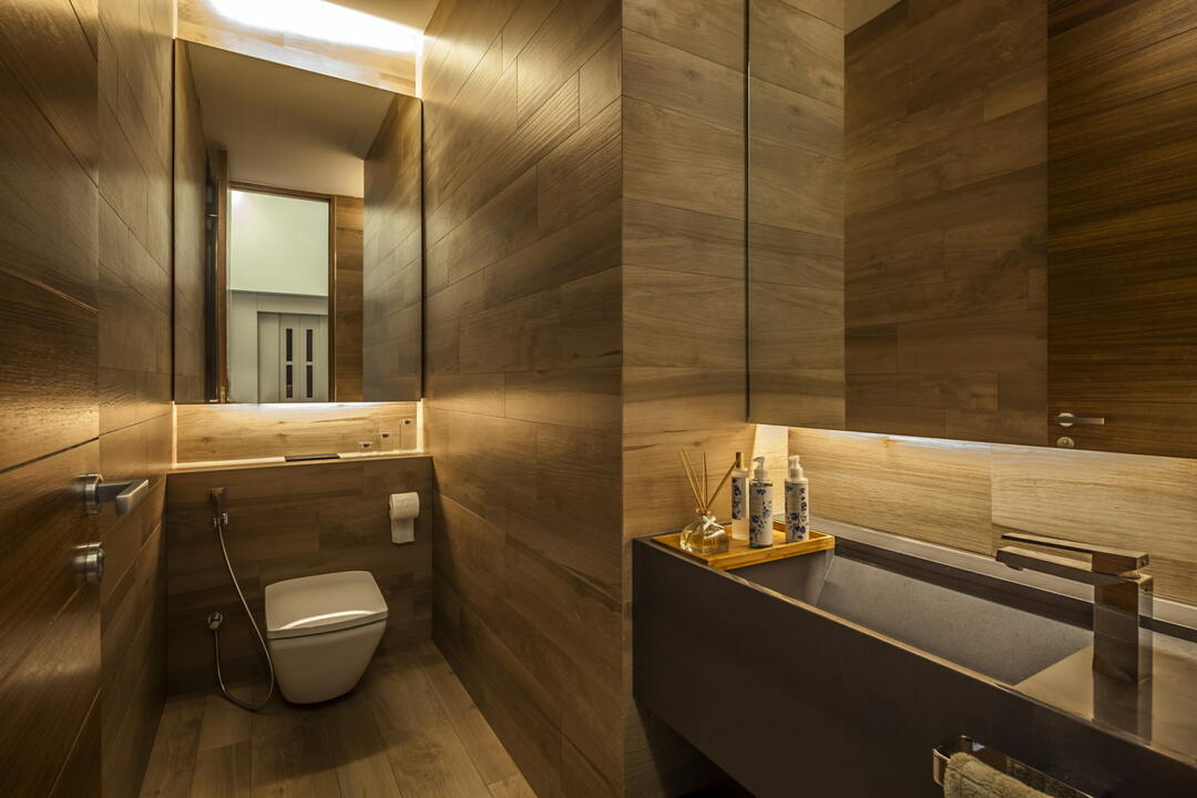 Tualetes durvis aiz tualetes: stilīgs vannas istabas dizains