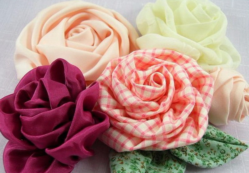 Wunderschöne Rosen mit eigenen Händen: 7 Materialien, aus denen Sie eine " Königin der Blumen" machen können, um Ihr Zuhause zu dekorieren