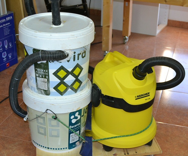 Visbiežāk mājās gatavoti ciklona filtri putekļu sūcējam ir izgatavoti no plastmasas spaiņiem vai mazām metāla mucām.