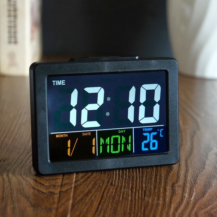 שעון מעורר אלקטרוני עם לוח שנה ומד חום, שחור, 13x10x4.5 ס" מ 3AAA