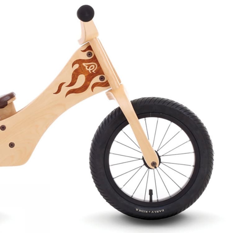 Pnevmatike na kolesih balansirnega kolesa so zamenljive, zato jih je enostavno najti v prodaji