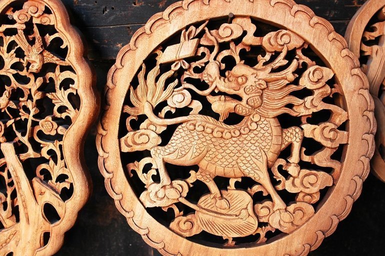 Classification of types of wood carving