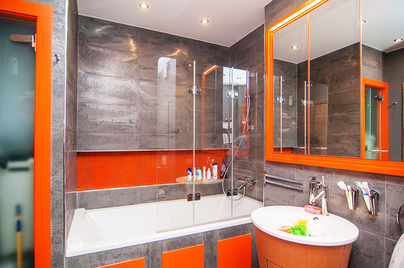 How to choose and install bathroom glass curtains