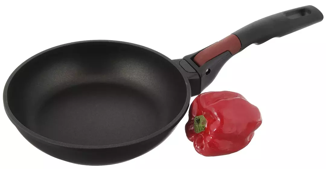 frying pan with removable handle design