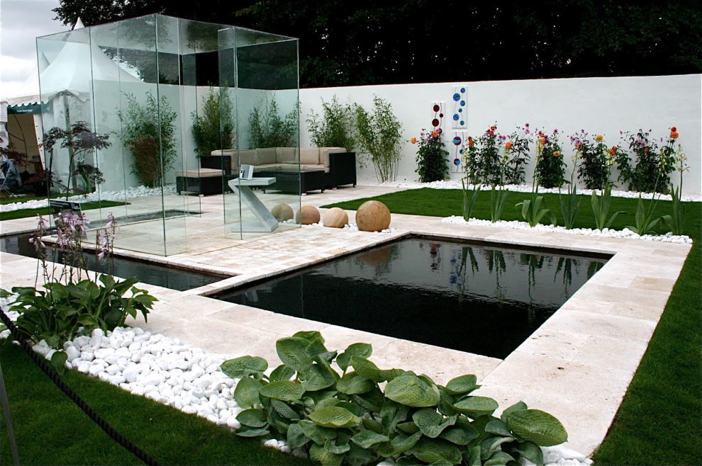 Garden in the style of high-tech