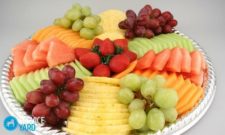 Hvordan man kan dekorere et bord med frugter?
