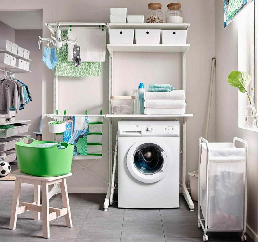 Organizzazione di una lavanderia in una stanza separata a casa