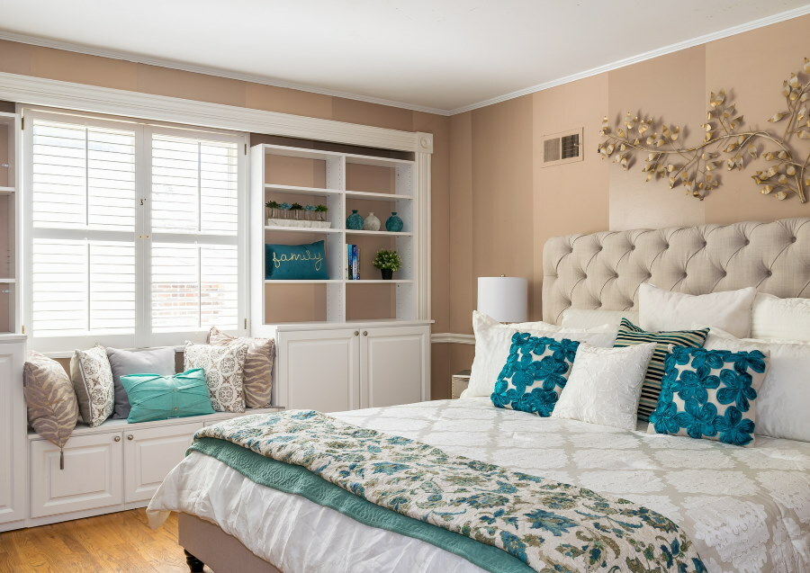 עיצוב חדר שינה עם כריות יפות
