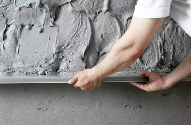 Kostutuskipsi voidaan levittää kosteille seinille