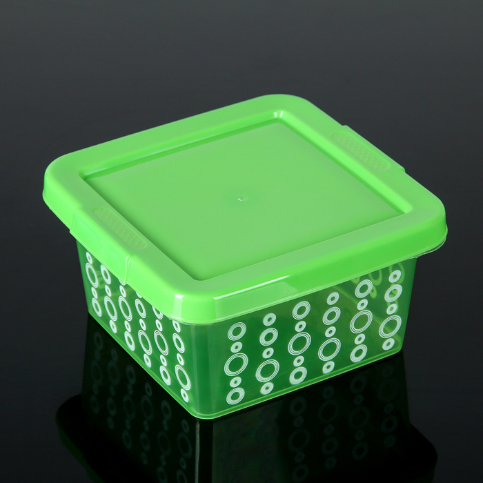 Storage container with lid \