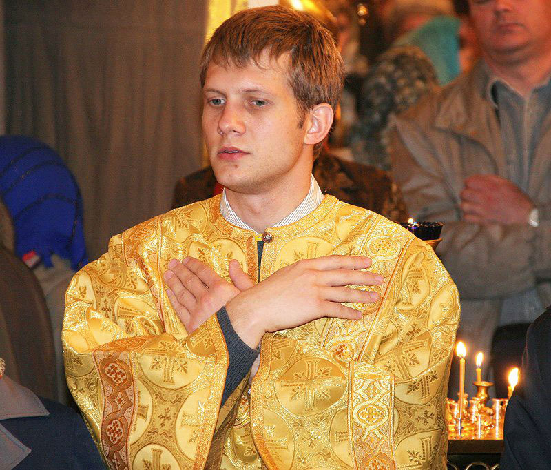 Boriss Korčevņikovs, pirms ieņēma televīzijas kanāla vadītāja amatu, vērsās pie patriarha Kirila pēc svētības