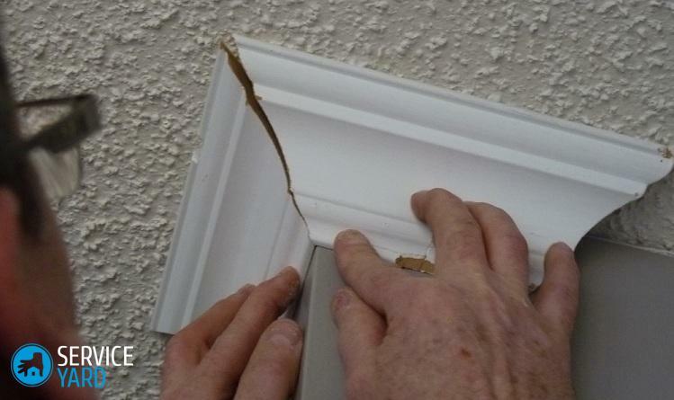 Come tagliare il battiscopa del soffitto negli angoli?