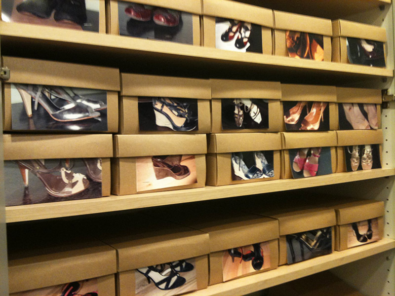 Las cajas de cartón para zapatos son la forma lógica y más fácil de almacenar