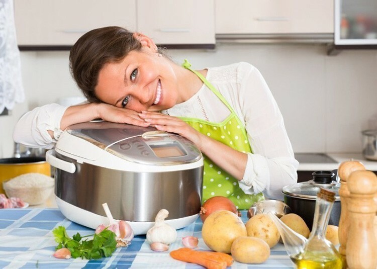 Der Multikocher ist ein ausgezeichneter Ersatz beim Kochen für diejenigen, die Probleme mit der Freizeit haben.