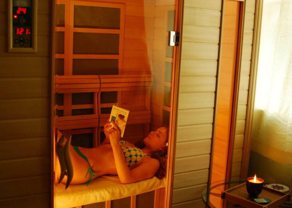 sauna de infrarrojos en el balcón de un apartamento de dos dormitorios