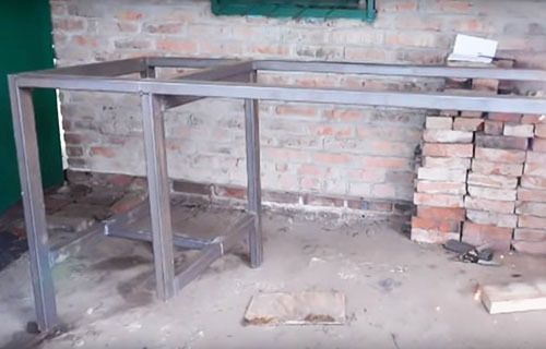 How to build a workbench with your own hands at no extra cost
