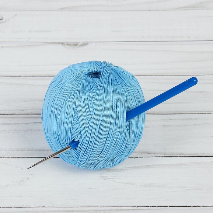 Agulha de crochê, de metal, com cabo de plástico, d = 0,75 mm, 13,5 cm, azul