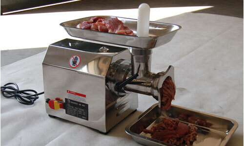 Hur man väljer en elektrisk köttkvarn: Vi köper en assistent i köket