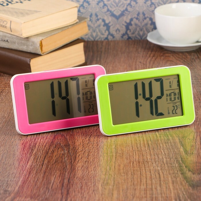Electronic alarm clock rectangular, backlight, temperature, date, 3AAA, 14 * 3 * 9cm mix