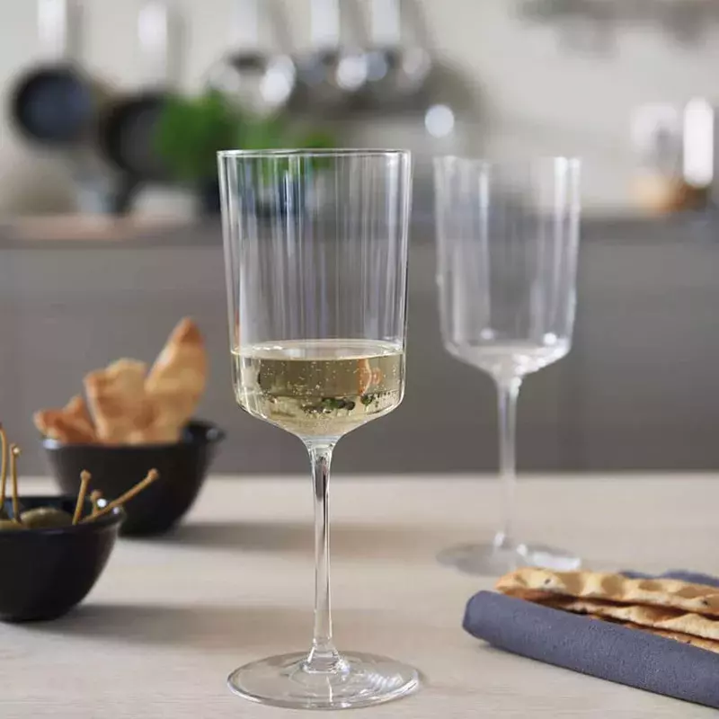 beyaz şarap bardağı