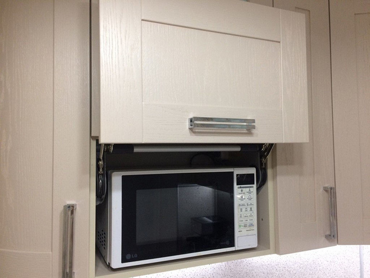 La desventaja de la opción incorporada es la falta de varios lugares donde pueda colocar inmediatamente una placa calefactora