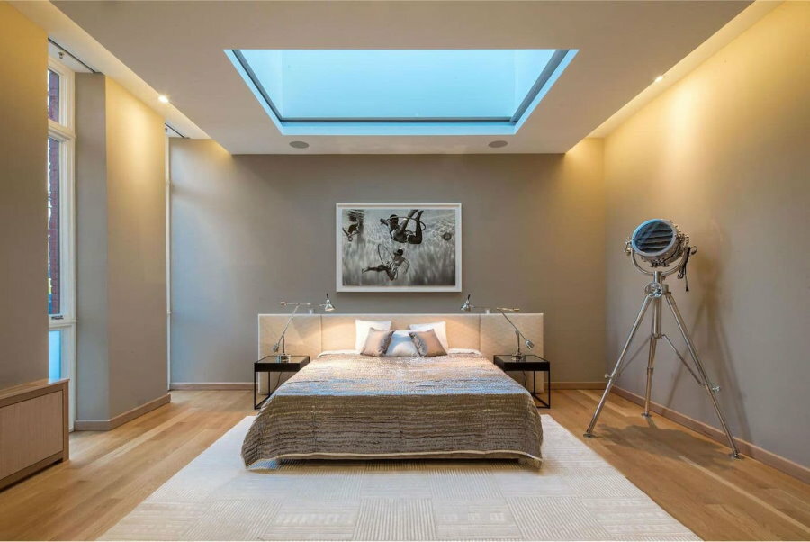 Belysning i sovrummet med flytande tak