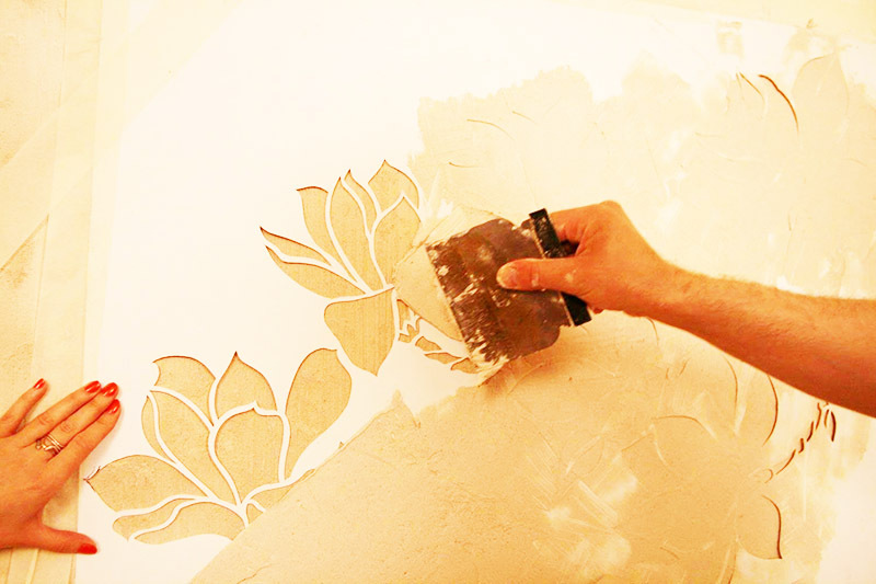 Decorative paint for walls - how to use, application features